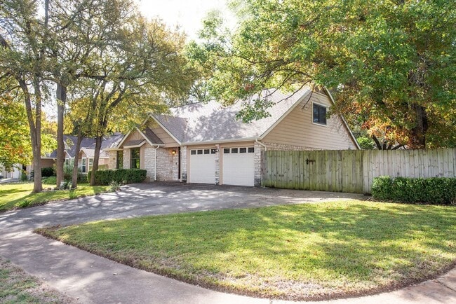 Photo - 4607 Bridlewood Dr