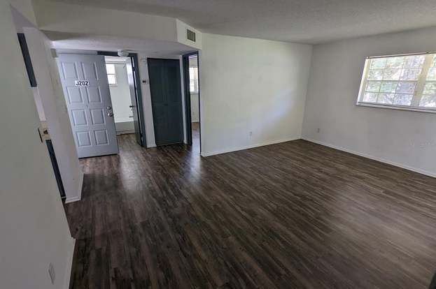 Photo - 571 Midway Track