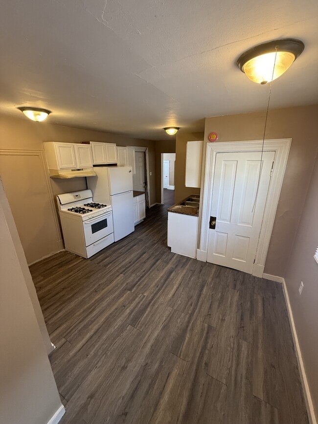 Photo - 733 Sherburne Ave