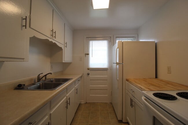 Photo - October 2025 FREE On This One Bedroom Dupl...