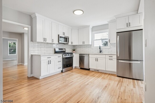 Building Photo - 21 Hillside Ave