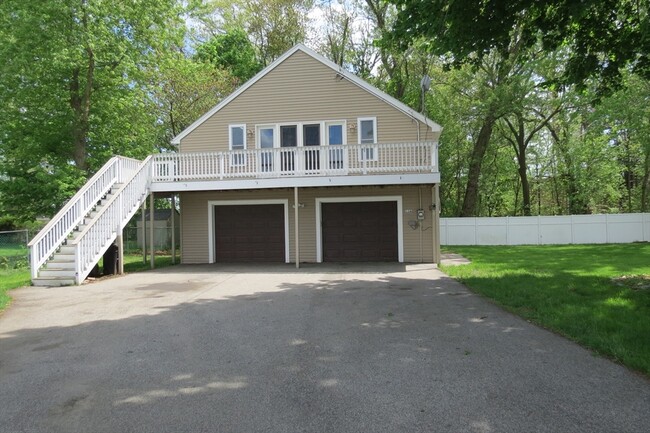 Building Photo - 13 Spring St Unit A