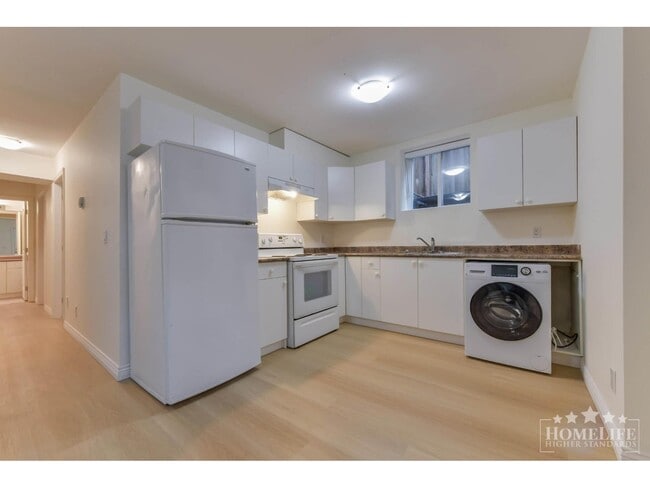 Photo - 6983-6192 192 St