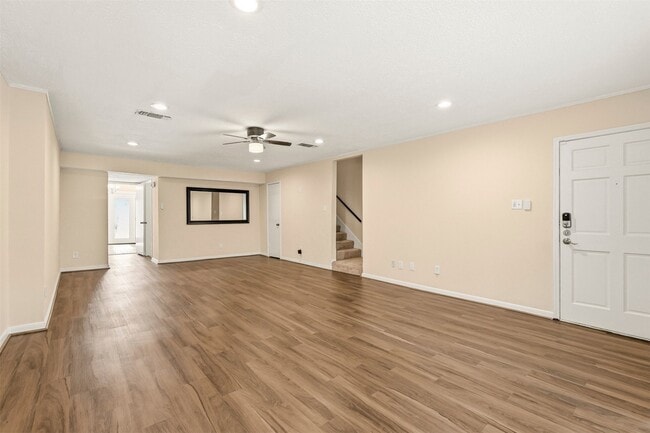 Photo - 496 N Post Oak Ln Unit 496
