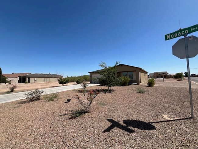 Newer Build 4 Bed/2 Bath In Arizona City - Newer Build 4 Bed/2 Bath In Arizona City House