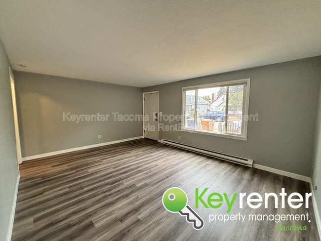 Photo - 7220 S Warner St