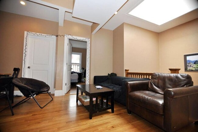 Photo - RENOVATED 5 BED/2 BATH WITH CENTRAL AIR NEAR B.U.