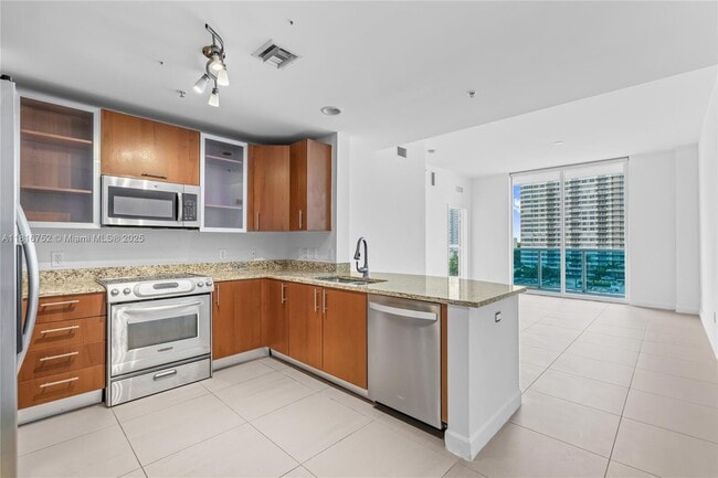 Building Photo - 1945 S Ocean Dr Unit 704 Rental