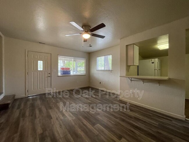 Photo - 524 W 1st Ave