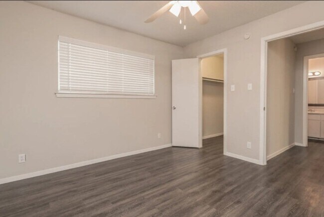 Photo - 8605 Shoal Creek Blvd Unidad 217