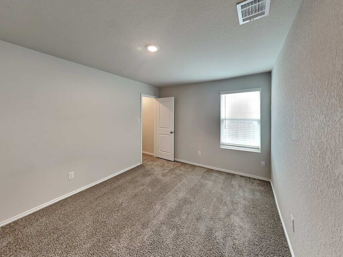 Photo - 14927 Watson Mill