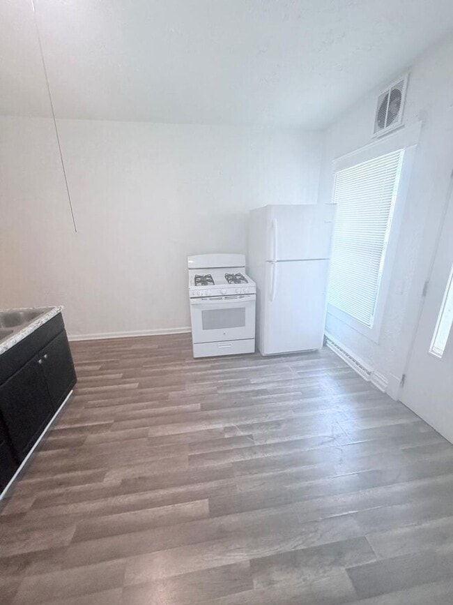 4438 Pearl Rd Unidad 3