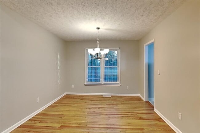 Photo - 1828 Danbury Ct