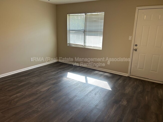 Photo - 1045 Vineyard Rd Unidad A