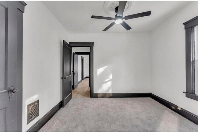 Photo - 246 E 156th St Unidad 1