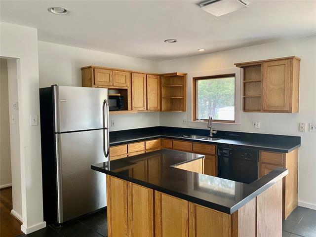 Photo - 425 Bondstone Dr