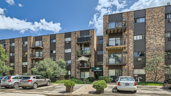 Building Photo - 8936 N Parkside Ave Unit 311