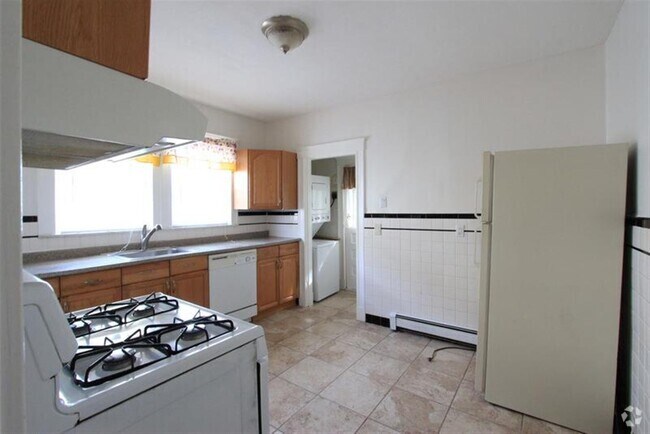Building Photo - 23 Bonner Ave Unit 1 Rental
