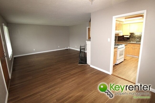 Photo - 3429 Braeburn St