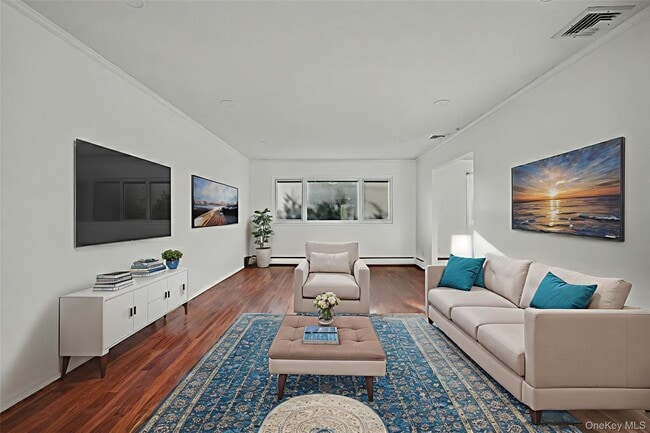 Photo - 38 Park Dr E