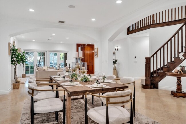 Building Photo - GORGEOUS 7 BED 6.5 BATH FOR LEASE IN BEVER... Rental