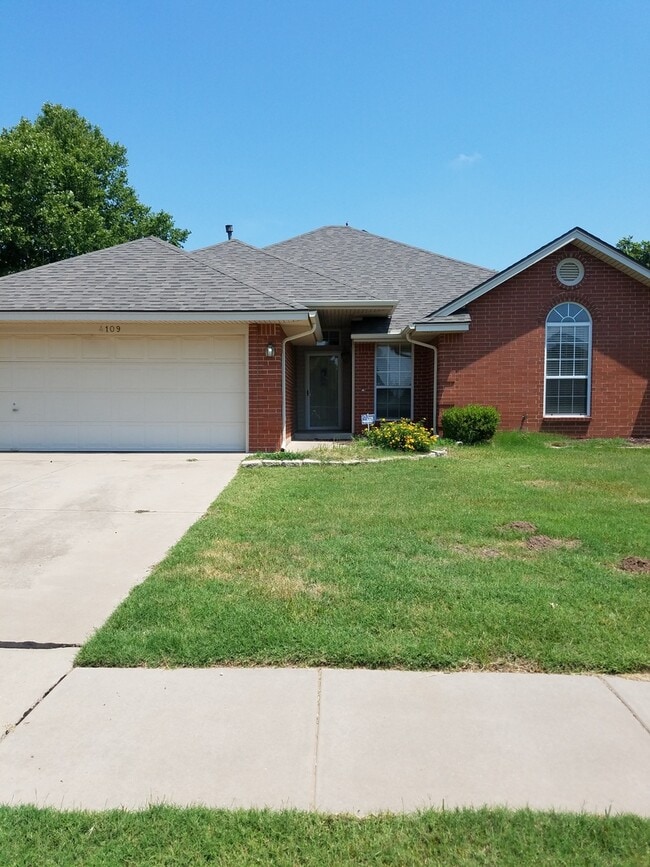 3 bedroom 2 bath home in NW Norman - 3 bedroom 2 bath home in NW Norman