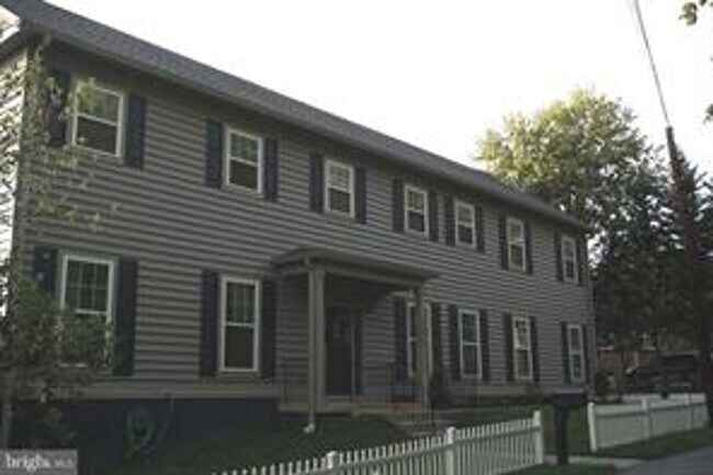 208 Bryan Ave