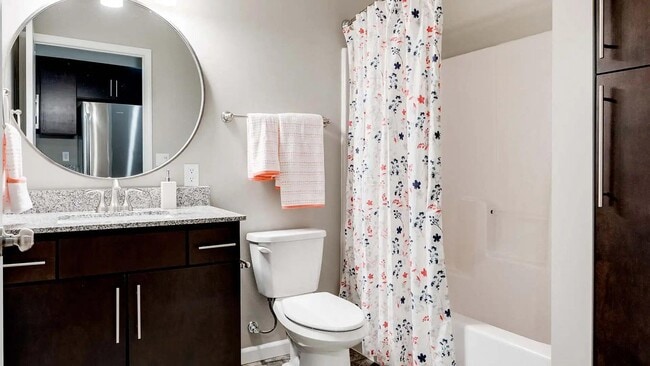Circle Pines, MN Lexington Lofts | Ivy | Bathroom