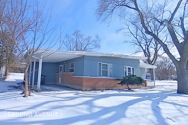 Building Photo - 441 Talala St