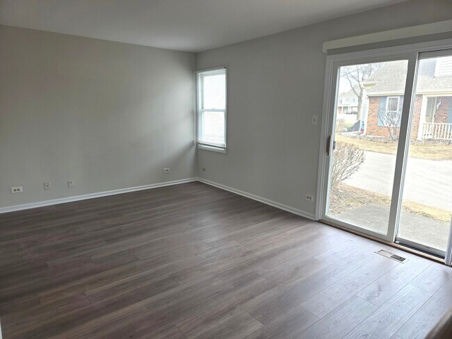 Photo - 2549 College Hill Cir