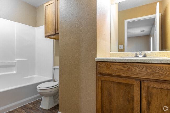 3BR, 2.5BA - 1,214SF - Primary Bathroom