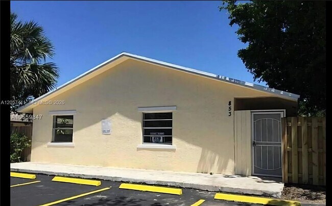 Photo - 853 SW 9th Ct Unit 2