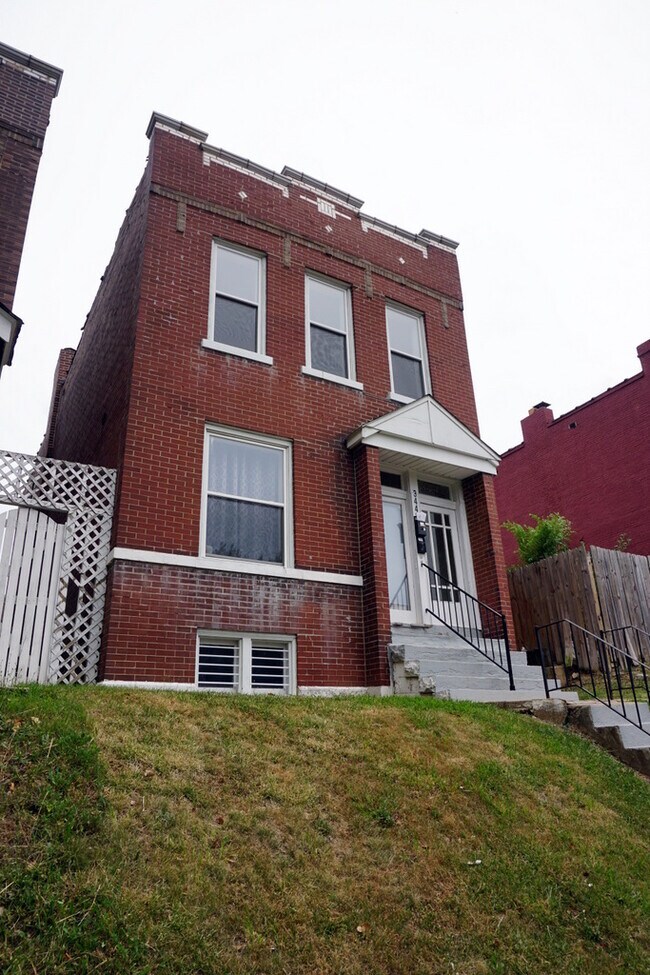 Photo - Steps from Cherokee, Gorgeous 1 bed/1 bath with bonus room! Hardwood floors! Central A/C! Quartz ...