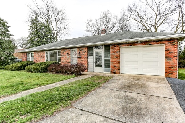 Building Photo - 2 bed 1 bath ranch in Camp Hill Boro Rental