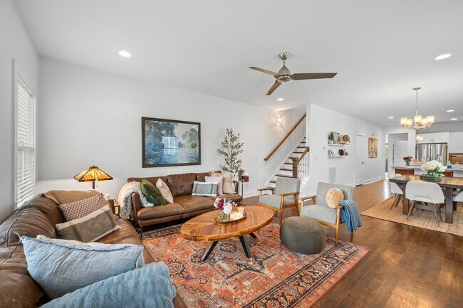 Photo - 1126A Cahal Ave