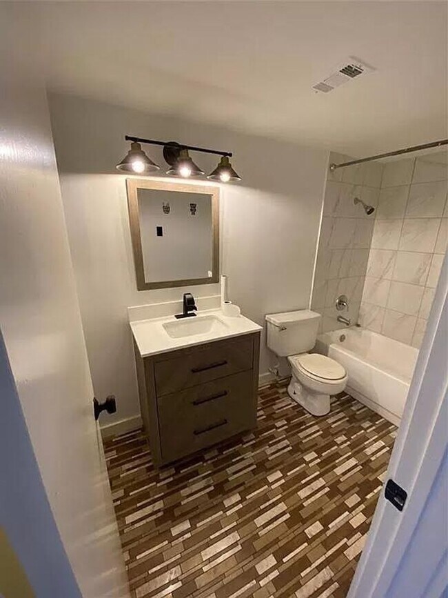 Photo - 9520 Royal Ln House