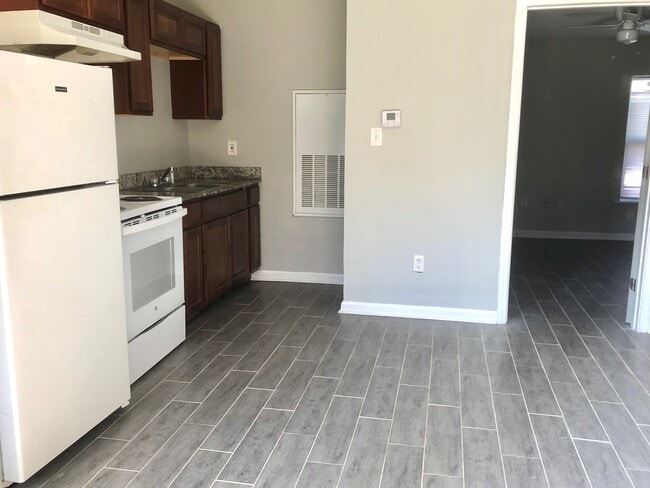 Photo - 312 N Chestnut St Apartments Unit 210