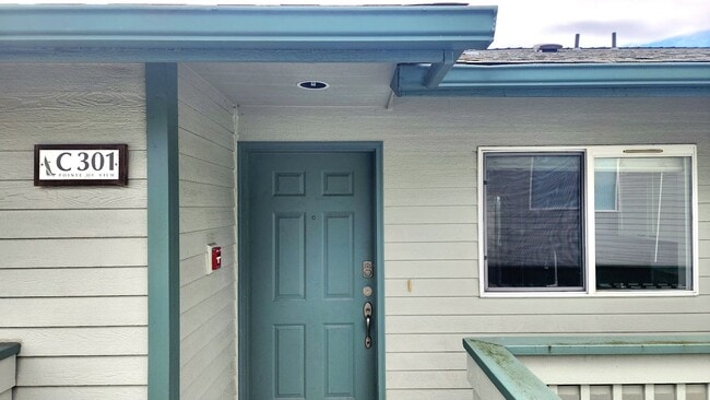 Lovely Oak Harbor Living and Pet Friendly!! - Lovely Oak Harbor Living and Pet Friendly!! Condo