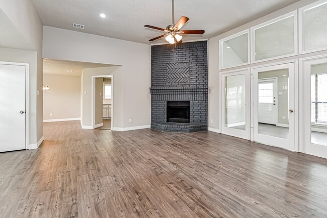 Photo - 7410 Aberdeen Dr