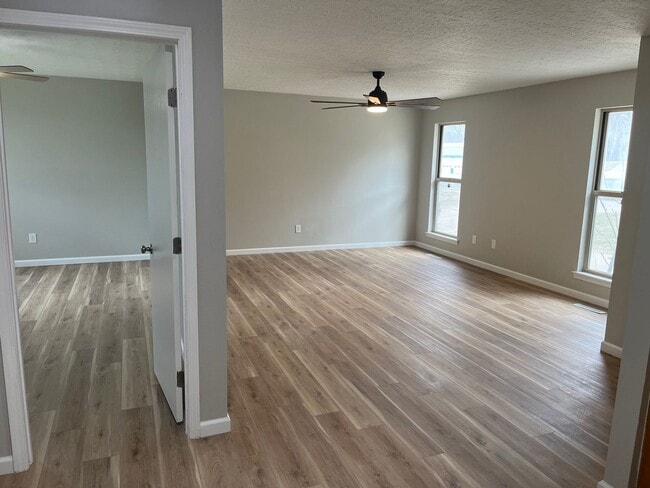 Photo - 3 Bed, 1 Bath Home with Attached Garage