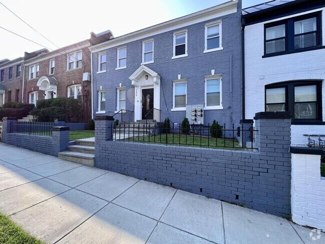 Building Photo - 1329 Adams St NE Unit #1 Rental