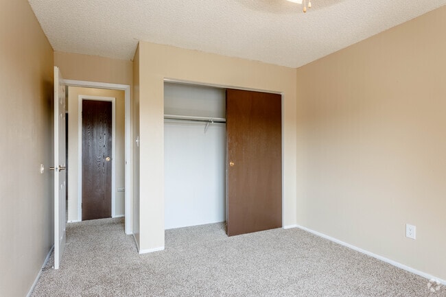 1BR, 1BA - 636SF