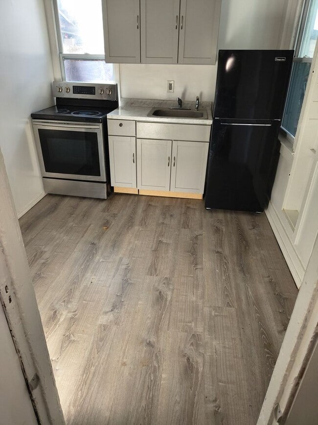 Photo - Avenue B Unidad Lower Rear