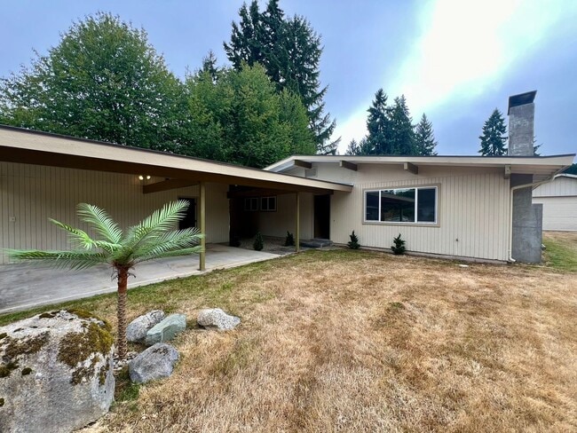 Photo - Updated 3BD w/ Outbuildings & Shop - Water included