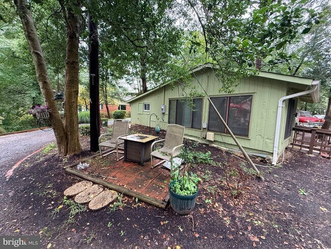 6048 Ramshorn Pl
