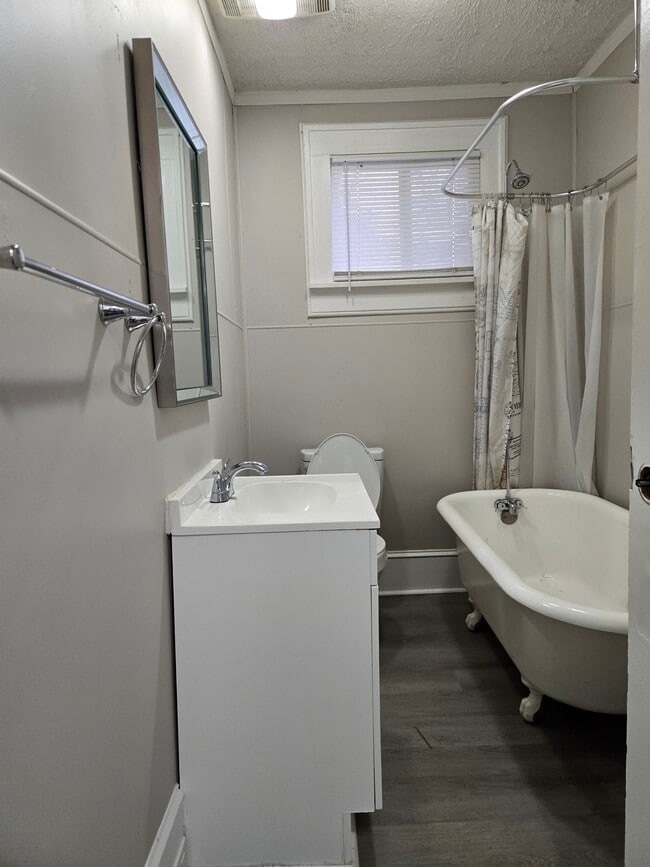 Photo - 1939 Haynie Dr