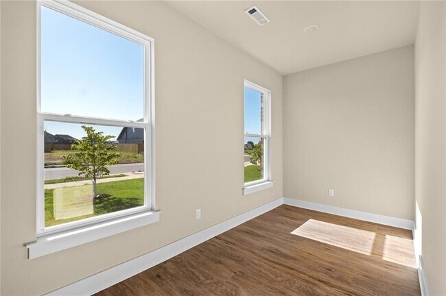 Photo - 1851 Utopia St