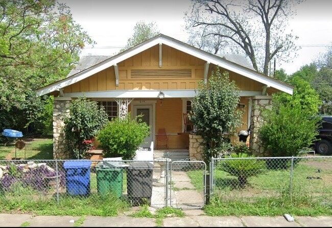 215 Avondale Ave