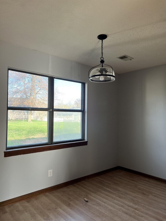 Photo - 242 Hilltop Dr