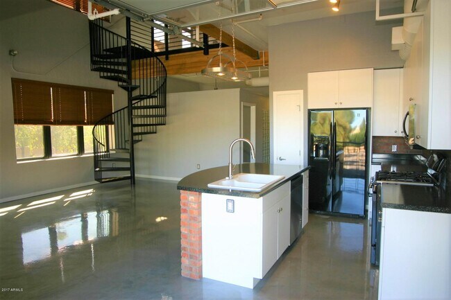 Photo - 914 E Osborn Rd